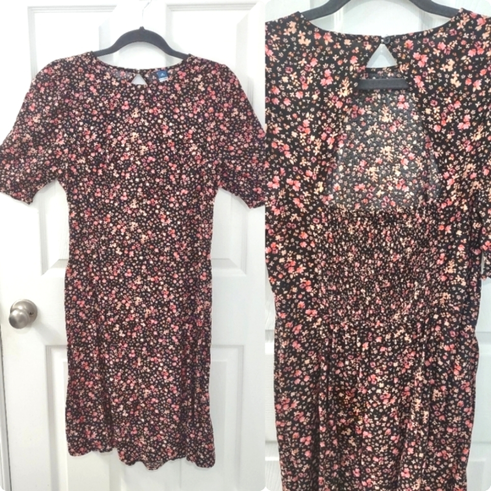 NWOT Old Navy Fit & Flare Puff-Sleeve Smocked Dress Ditsy Floral Size M TALL - Picture 11 of 11